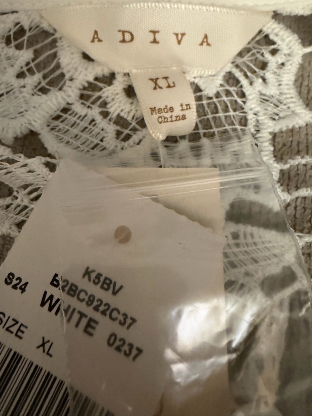 NWT Button Front White Light Top - Picture 3 of 4